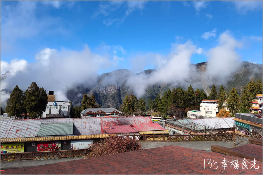 【阿里山小火車旅遊】阿里山兩天一夜行程《林鐵全線通車》搭著阿里山中興號上山住一晚！看阿里山日出｜坐蒸汽小火車(季節限定賞楓列車)｜極光祝山啤酒祝山杯｜奮起湖車庫園區｜得恩亞納 @13&#039;s幸福食光