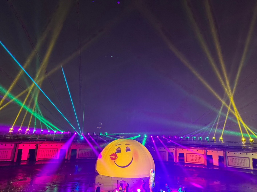 【2025彰化月影燈節】彰化過年好去處～到《2025彰化月影燈季emoji樂園》找樂趣｜彰化限時批集點活動｜2025彰化燈會｜八卦山表情符號 @13&#039;s幸福食光