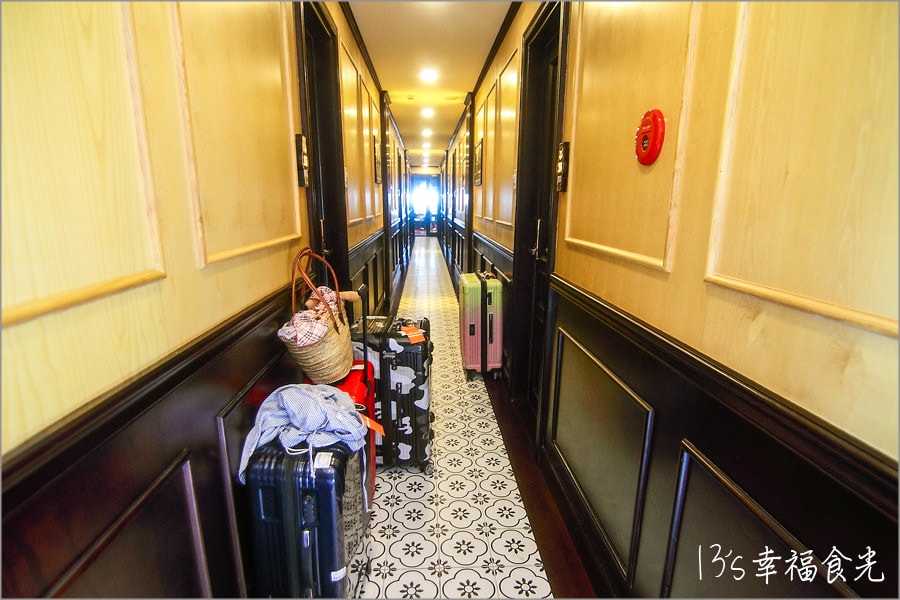 【越南下龍灣旅遊】下龍灣海上Villa過夜「蘭夏灣花系列五星頂級遊船 AZALEA CRUISES(3天2夜)」~超酷我在下龍灣游泳|下龍灣旅行團三天兩夜行程-DAY1 - 第21張圖