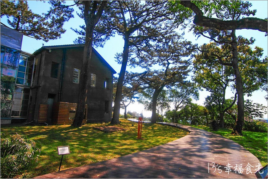【花蓮市文青景點】日式老建築「松園別館」~滿園百年老松清幽靜謐.也能俯瞰花蓮港美景 - 第35張圖