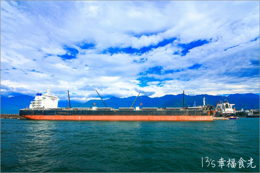 【花蓮賞鯨半日遊】出海去!花蓮賞鯨推薦「鯨世界賞鯨生態之旅」花蓮旅遊最美的蔚藍海上驚喜邂逅|花蓮港出海|花蓮賞鯨季節|花蓮親子行程推薦 - 第14張圖