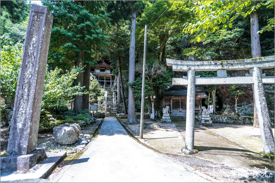 【鳥取旅遊行程】鳥取自由行DAY4鳥取鐵道主題一日遊～若櫻鐵道＆智頭急行｜隼駅｜若櫻駅｜戀山形駅｜八頭迷你SL蒸汽火車博物館｜不動院岩屋堂｜板井原傳統的建造物群保存地區 @13&#039;s幸福食光