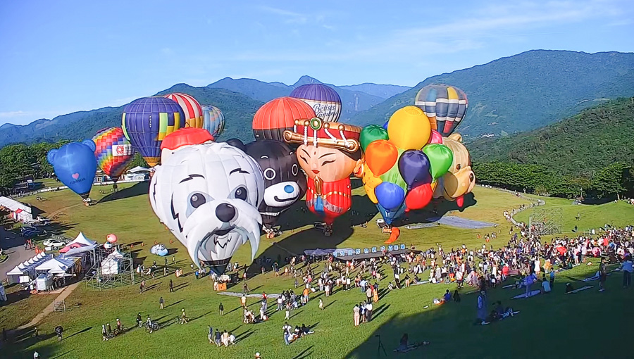【台東三天兩夜2026】暑假衝台東玩~台東三天兩夜行程就醬玩!住宿︰台東趣淘漫旅飯店|南田裝置藝術|南迴驛站|大鳥休憩區|華源海灣天空之鏡|加路蘭銀河|阿咪米苔目|我在玩-玩冰箱|台東熱氣球2026 - 第30張圖