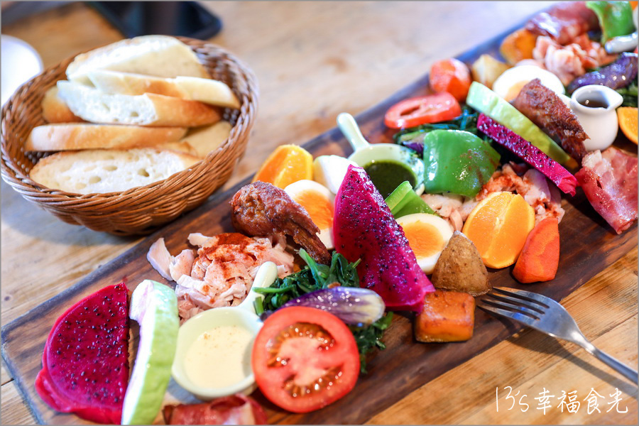 【台東三天兩夜2026】暑假衝台東玩~台東三天兩夜行程就醬玩!住宿︰台東趣淘漫旅飯店|南田裝置藝術|南迴驛站|大鳥休憩區|華源海灣天空之鏡|加路蘭銀河|阿咪米苔目|我在玩-玩冰箱|台東熱氣球2026 - 第50張圖