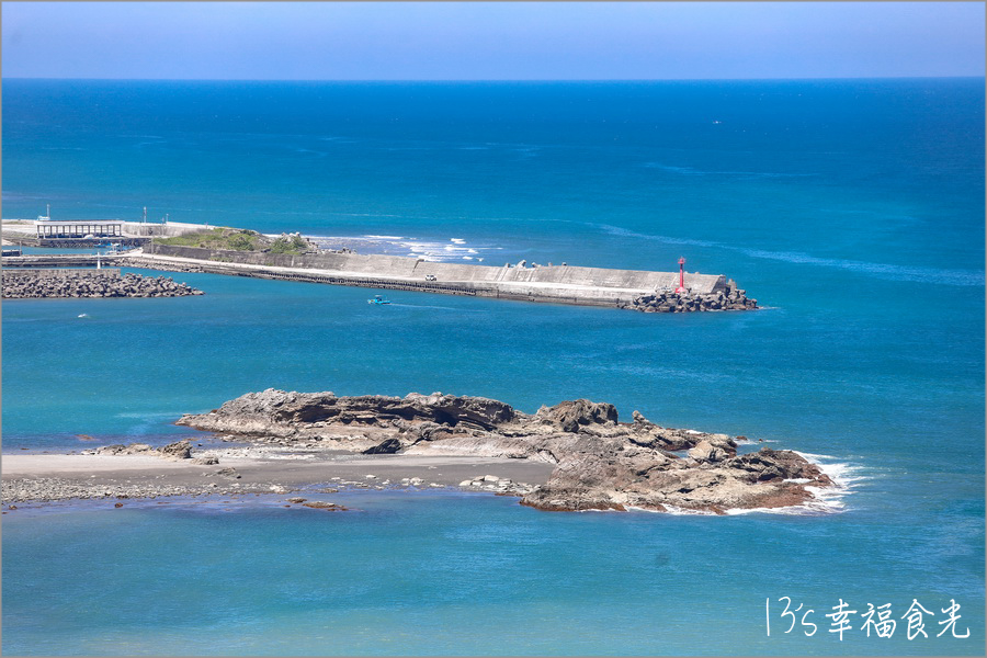 【台東三天兩夜2026】暑假衝台東玩~台東三天兩夜行程就醬玩!住宿︰台東趣淘漫旅飯店|南田裝置藝術|南迴驛站|大鳥休憩區|華源海灣天空之鏡|加路蘭銀河|阿咪米苔目|我在玩-玩冰箱|台東熱氣球2026 - 第54張圖