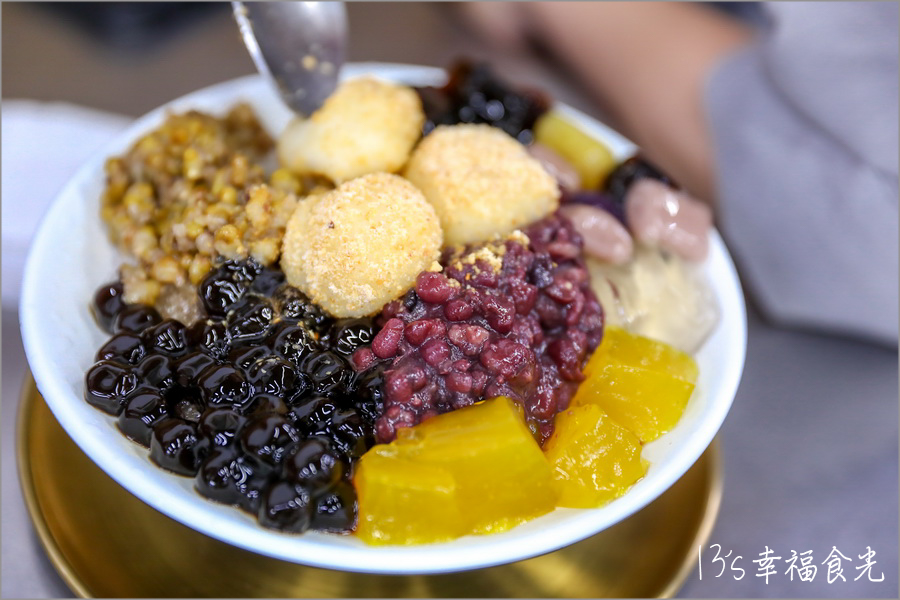 【台東三天兩夜2026】暑假衝台東玩~台東三天兩夜行程就醬玩!住宿︰台東趣淘漫旅飯店|南田裝置藝術|南迴驛站|大鳥休憩區|華源海灣天空之鏡|加路蘭銀河|阿咪米苔目|我在玩-玩冰箱|台東熱氣球2026 - 第58張圖