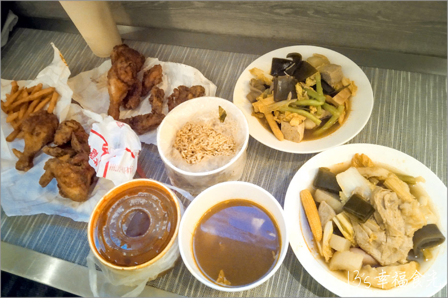 【台東三天兩夜2026】暑假衝台東玩~台東三天兩夜行程就醬玩!住宿︰台東趣淘漫旅飯店|南田裝置藝術|南迴驛站|大鳥休憩區|華源海灣天空之鏡|加路蘭銀河|阿咪米苔目|我在玩-玩冰箱|台東熱氣球2026 - 第65張圖