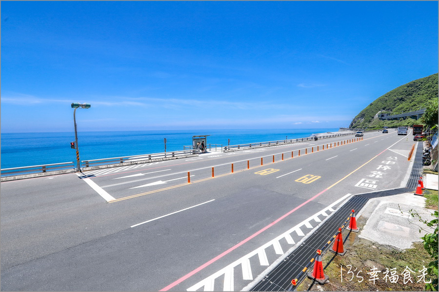 【台東三天兩夜2026】暑假衝台東玩~台東三天兩夜行程就醬玩!住宿︰台東趣淘漫旅飯店|南田裝置藝術|南迴驛站|大鳥休憩區|華源海灣天空之鏡|加路蘭銀河|阿咪米苔目|我在玩-玩冰箱|台東熱氣球2026 - 第66張圖