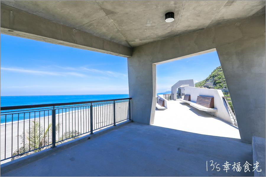 【台東三天兩夜2026】暑假衝台東玩~台東三天兩夜行程就醬玩!住宿︰台東趣淘漫旅飯店|南田裝置藝術|南迴驛站|大鳥休憩區|華源海灣天空之鏡|加路蘭銀河|阿咪米苔目|我在玩-玩冰箱|台東熱氣球2026 - 第73張圖