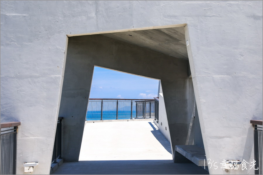 【台東三天兩夜2026】暑假衝台東玩~台東三天兩夜行程就醬玩!住宿︰台東趣淘漫旅飯店|南田裝置藝術|南迴驛站|大鳥休憩區|華源海灣天空之鏡|加路蘭銀河|阿咪米苔目|我在玩-玩冰箱|台東熱氣球2026 - 第74張圖