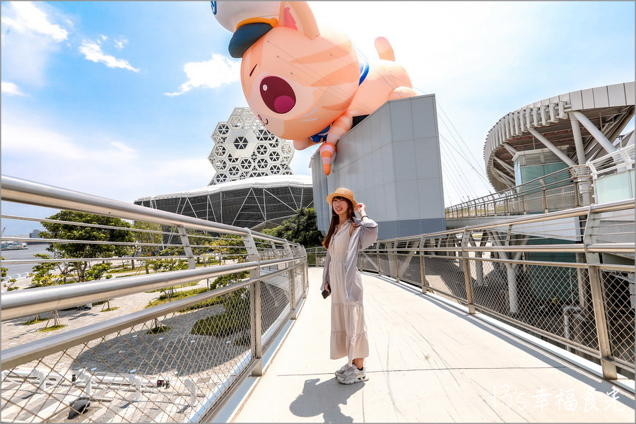 【高流海洋派對2023】15米高超巨胖鯊魚&蜜柑站長超萌現身!高雄流行音樂中心「海洋派對&高雄聯萌2023」LINE貼圖巨型公仔免費參觀|高流停車場|高雄暑假活動2023|高雄胖鯊魚鯊西米|高雄捷運蜜柑站長|高雄港旅遊|高雄旅遊景點 - 第17張圖