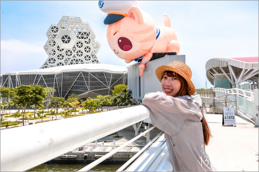 【高流海洋派對2023】15米高超巨胖鯊魚&蜜柑站長超萌現身!高雄流行音樂中心「海洋派對&高雄聯萌2023」LINE貼圖巨型公仔免費參觀|高流停車場|高雄暑假活動2023|高雄胖鯊魚鯊西米|高雄捷運蜜柑站長|高雄港旅遊|高雄旅遊景點 - 第20張圖