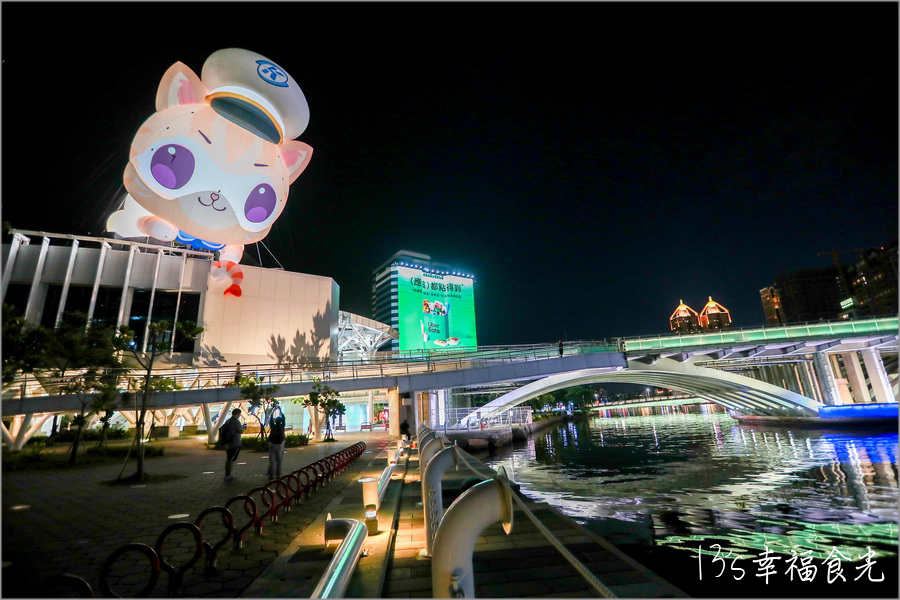 【高流海洋派對2023】15米高超巨胖鯊魚&蜜柑站長超萌現身!高雄流行音樂中心「海洋派對&高雄聯萌2023」LINE貼圖巨型公仔免費參觀|高流停車場|高雄暑假活動2023|高雄胖鯊魚鯊西米|高雄捷運蜜柑站長|高雄港旅遊|高雄旅遊景點 - 第30張圖