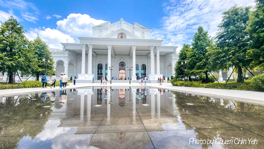 【嘉義大林城堡景點】純白系歐風城堡觀光工廠!嘉義大林「蓋婭莊園」宛如置身國外~拍照打卡景點|大林康倪時代美學莊園|蓋婭莊園門票|大林觀光工廠|大林景點|嘉義旅遊景點 - 第1張圖 蓋婭莊園