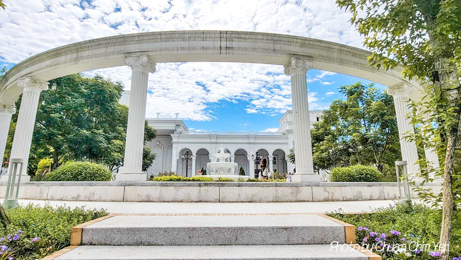 【嘉義大林城堡景點】純白系歐風城堡觀光工廠!嘉義大林「蓋婭莊園」宛如置身國外~拍照打卡景點|大林康倪時代美學莊園|蓋婭莊園門票|大林觀光工廠|大林景點|嘉義旅遊景點 - 第11張圖 蓋婭莊園