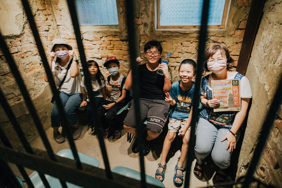 【橋頭糖廠糖業文創節】把握明天,大玩一波!活動開幕首日人潮滿滿~全台獨家禁閉室實境解謎,一開放報名就瞬間額滿|糖廠導覽解說一同深度認識橋頭糖廠文化歷史 - 第6張圖 高雄糖業文創節