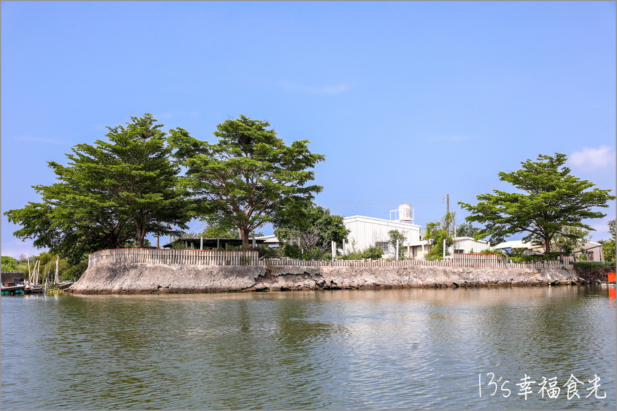 【台南四草一日遊】到四草溼地來旅行~搭乘台江生態遊船漫遊四草溼地|趣味漁夫體驗在媽祖宮九塊庴生態園區抓虱目魚|椰庭景觀餐廳|四草景點|台南旅遊景點 - 第11張圖