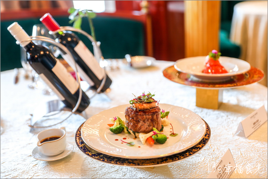 麗星郵輪探索星號餐廳