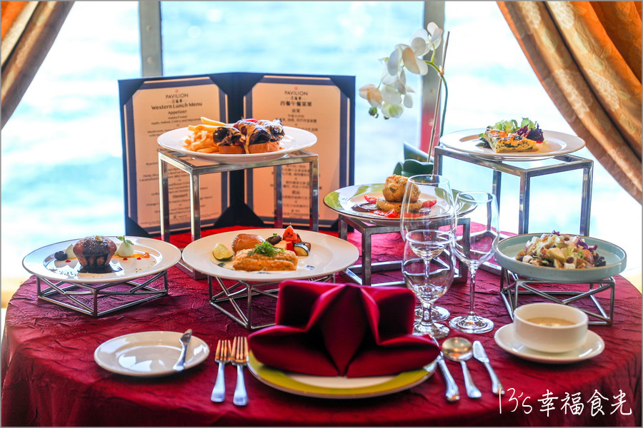 麗星郵輪探索星號餐廳