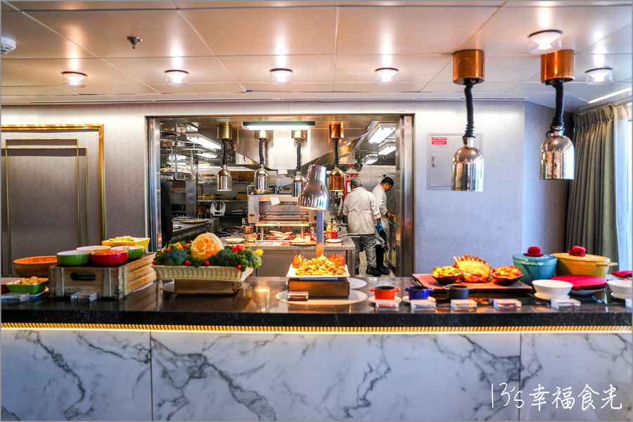 麗星郵輪探索星號餐廳