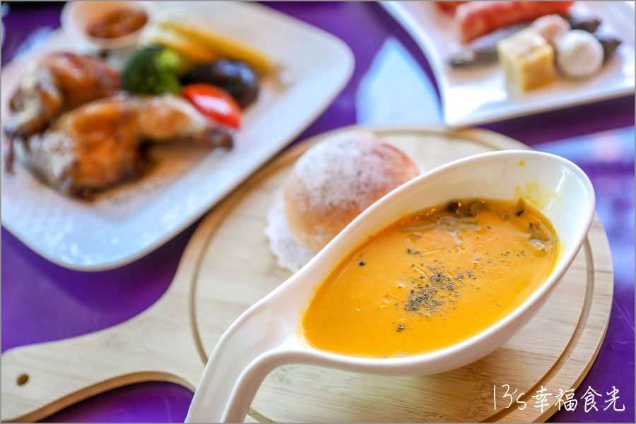 【台中新社一日遊】新社白雪木盛開~普羅旺斯庭園餐廳也有夢幻的聖誕初雪&浪漫落羽松景緻|新社餐廳推薦|新社景點 - 第9張圖 普羅旺斯庭園餐廳美食