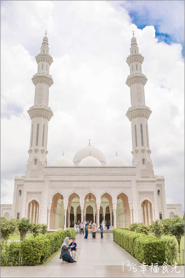 【森美蘭景點】馬來西亞最美清真寺之一「Masjid Sri Sendayan 斯里森達延清真寺」被譽為馬來西亞版的泰姬瑪哈陵｜馬來西亞清真寺｜馬來西亞自由行