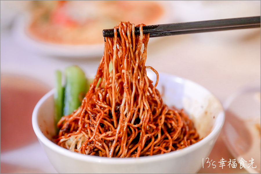 【吉隆坡美食】樂天廣場Lot 10美食地下街「十號胡同」打造舌尖上的馬來西亞特色美食街~匯集超過20+名店|武吉免登商圈美食(Bukit Bintang)|吉隆坡自由行 - 第34張圖 頌記牛肉丸麵(乾)